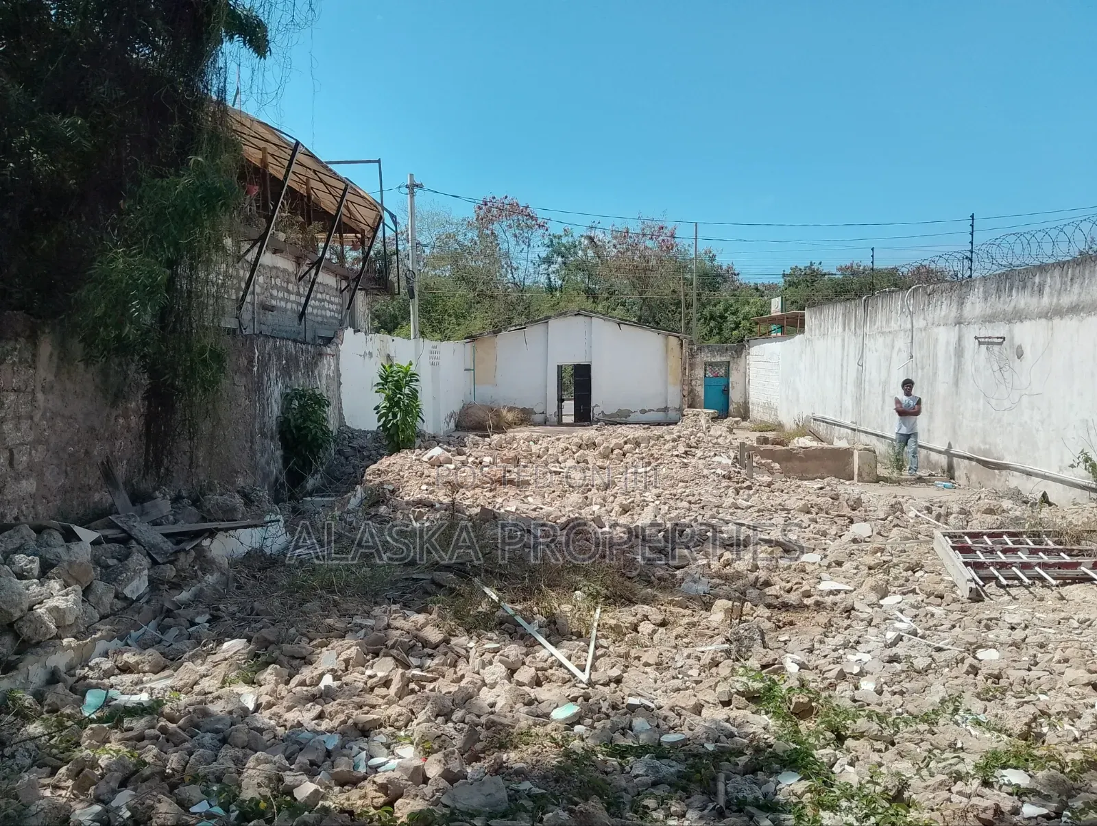 Yard to Let in Nyali Links Road in Nyali Mkomani