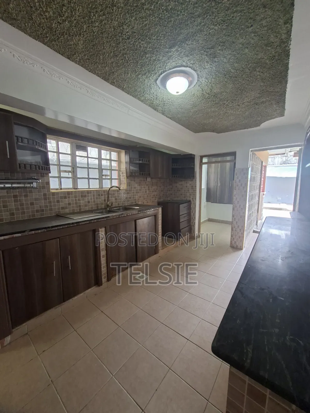 4bdrm Maisonette in Mwananchi, Gateway Mall Area for rent in Gateway Mall Area