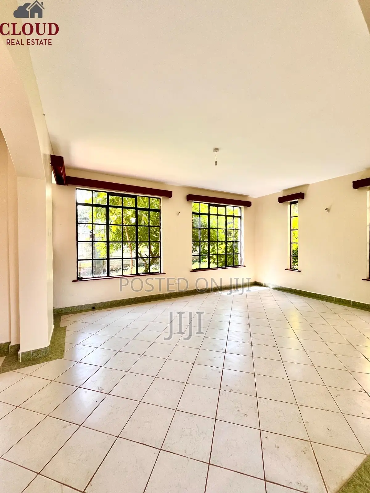 4bdrm Maisonette in Oluulua for sale in Oluulua