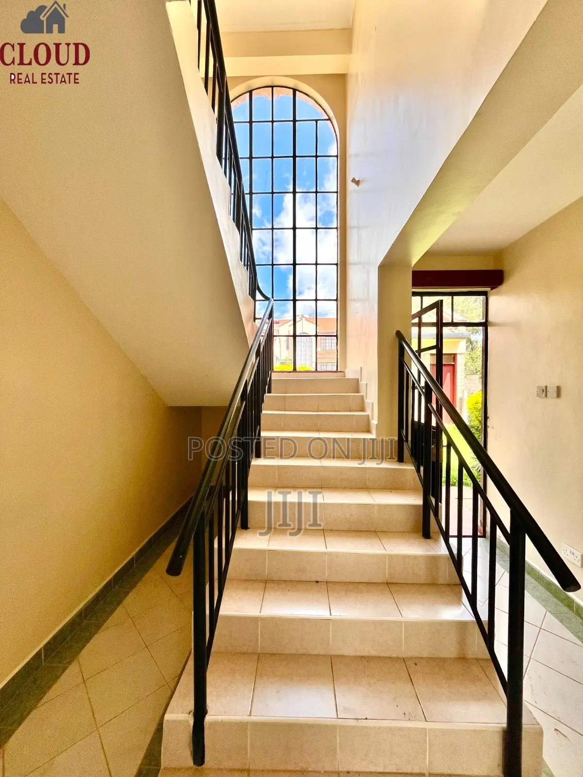 4bdrm Maisonette in Oluulua for sale in Oluulua
