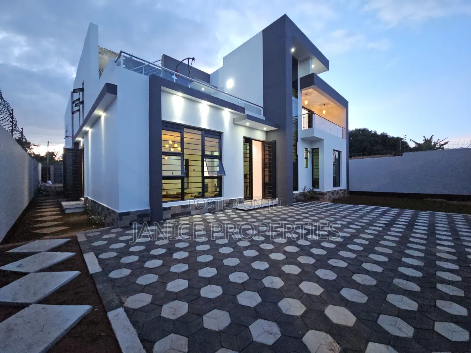 5bdrm Maisonette in Palm Court, Kwa Kairu for sale in Kwa Kairu