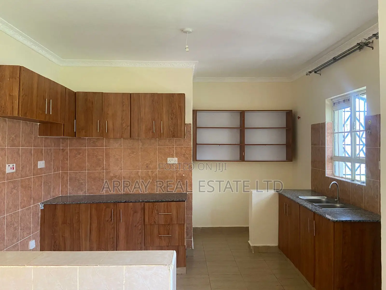 3bdrm Bungalow in Joska for sale in Joska