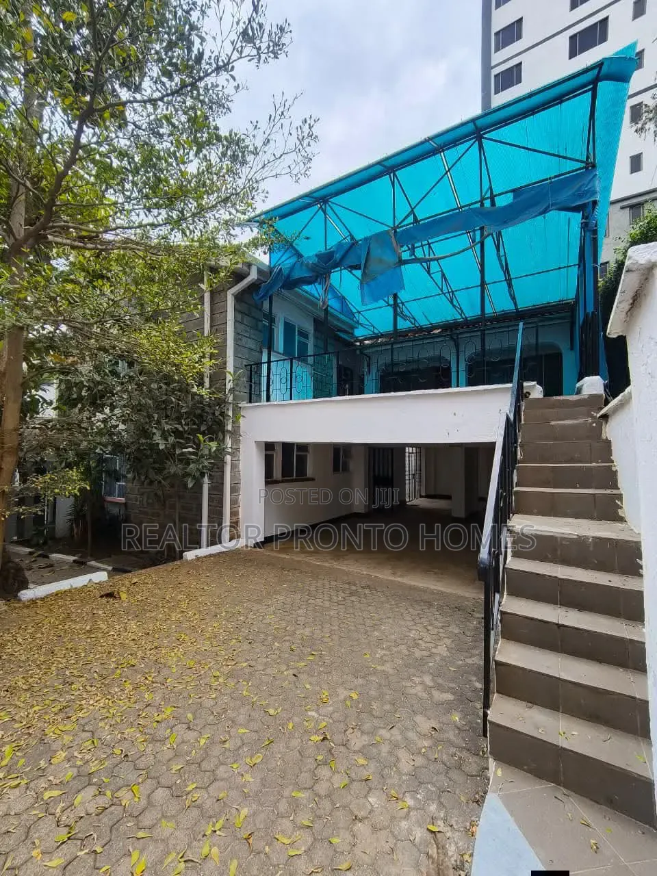 Commercial 12 Roomed House for Office Use in Valley Arcade