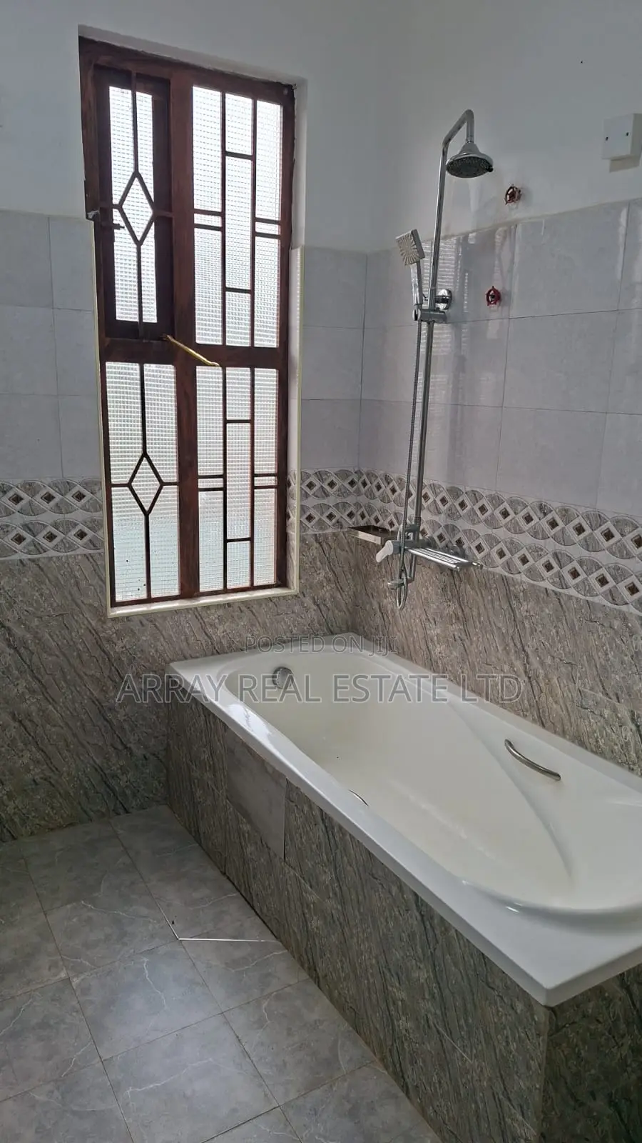 4bdrm Maisonette in 4Br Sitting On 50 X, Karai for sale in Karai