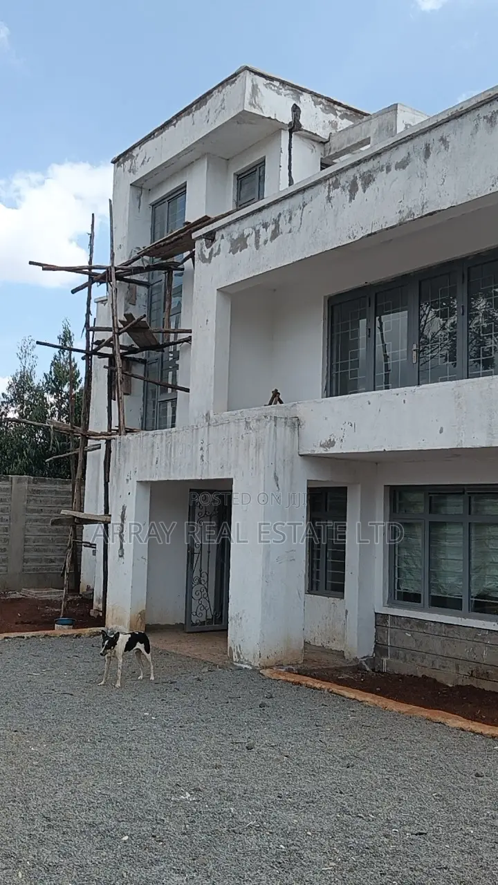 4bdrm Maisonette in 4Br All Ensuite, Karai for sale in Karai