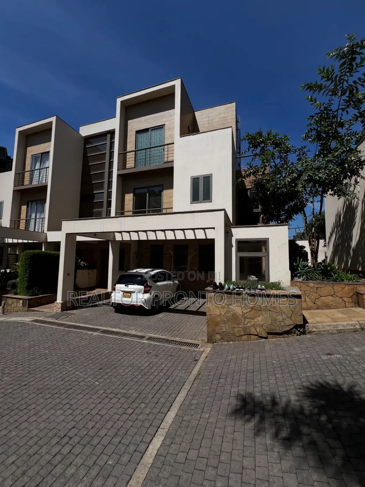 4bdrm Townhouse/Terrace in Kileleshwa for sale in Kileleshwa
