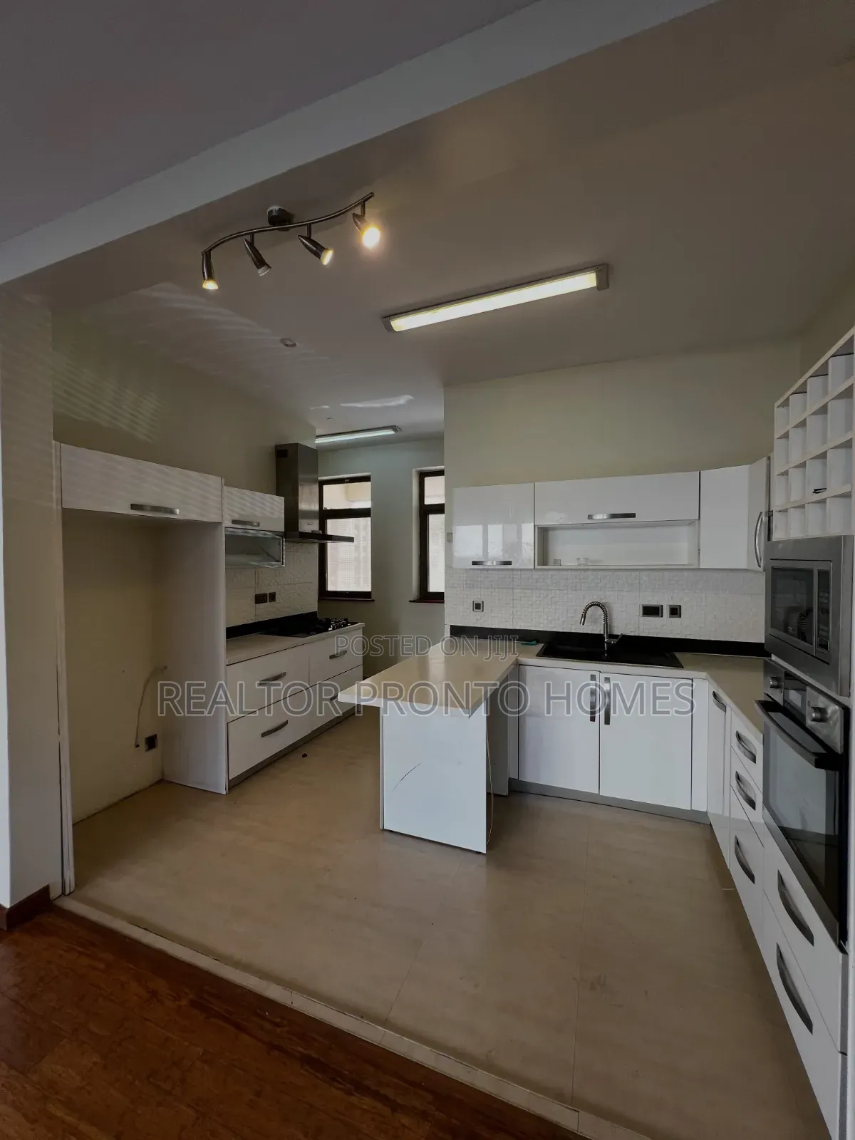 4bdrm Townhouse/Terrace in Kileleshwa for sale in Kileleshwa