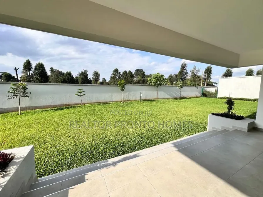 5bdrm Villa in Kiambu Road, Runda for sale in Runda