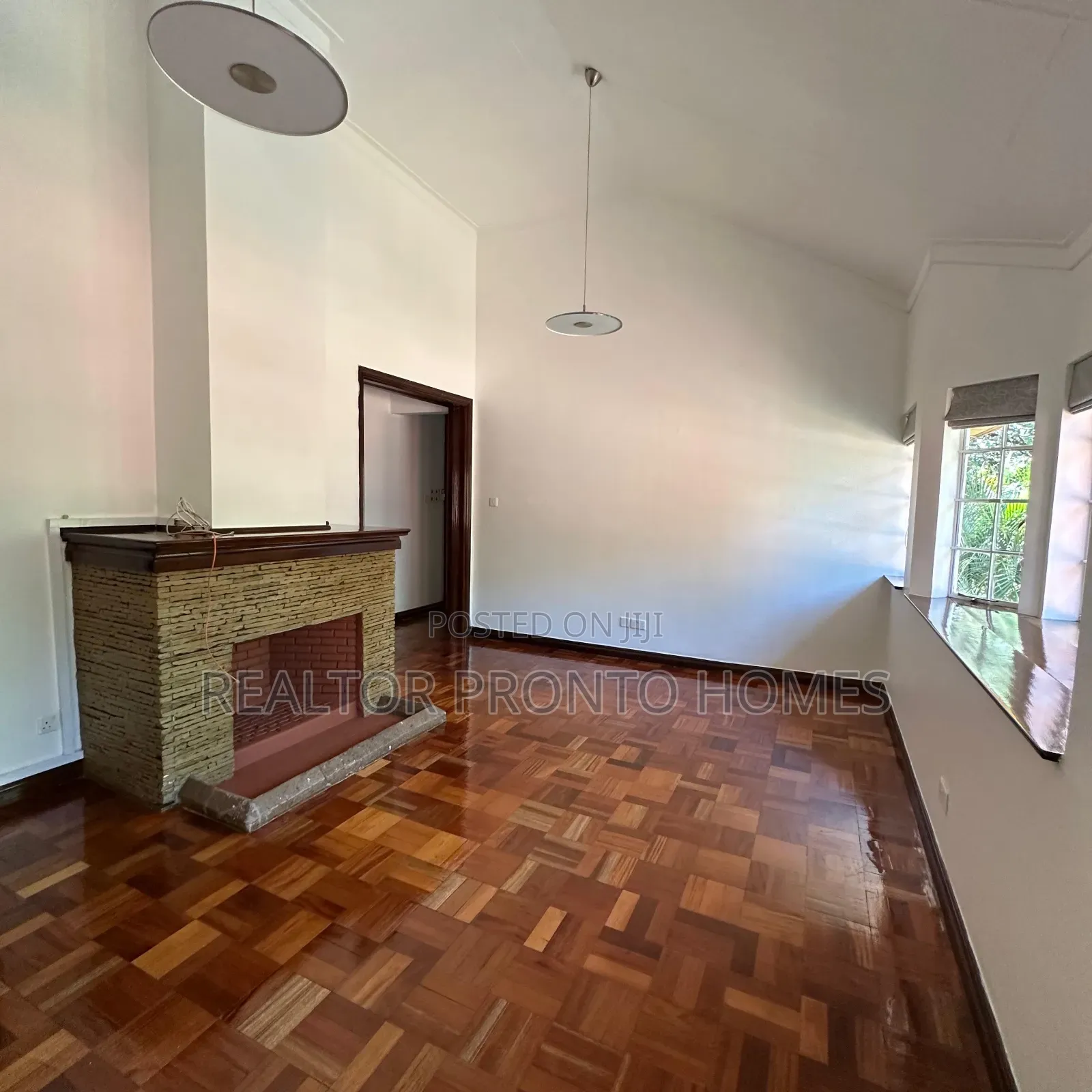 5bdrm Villa in Rosslyn for rent in Rosslyn