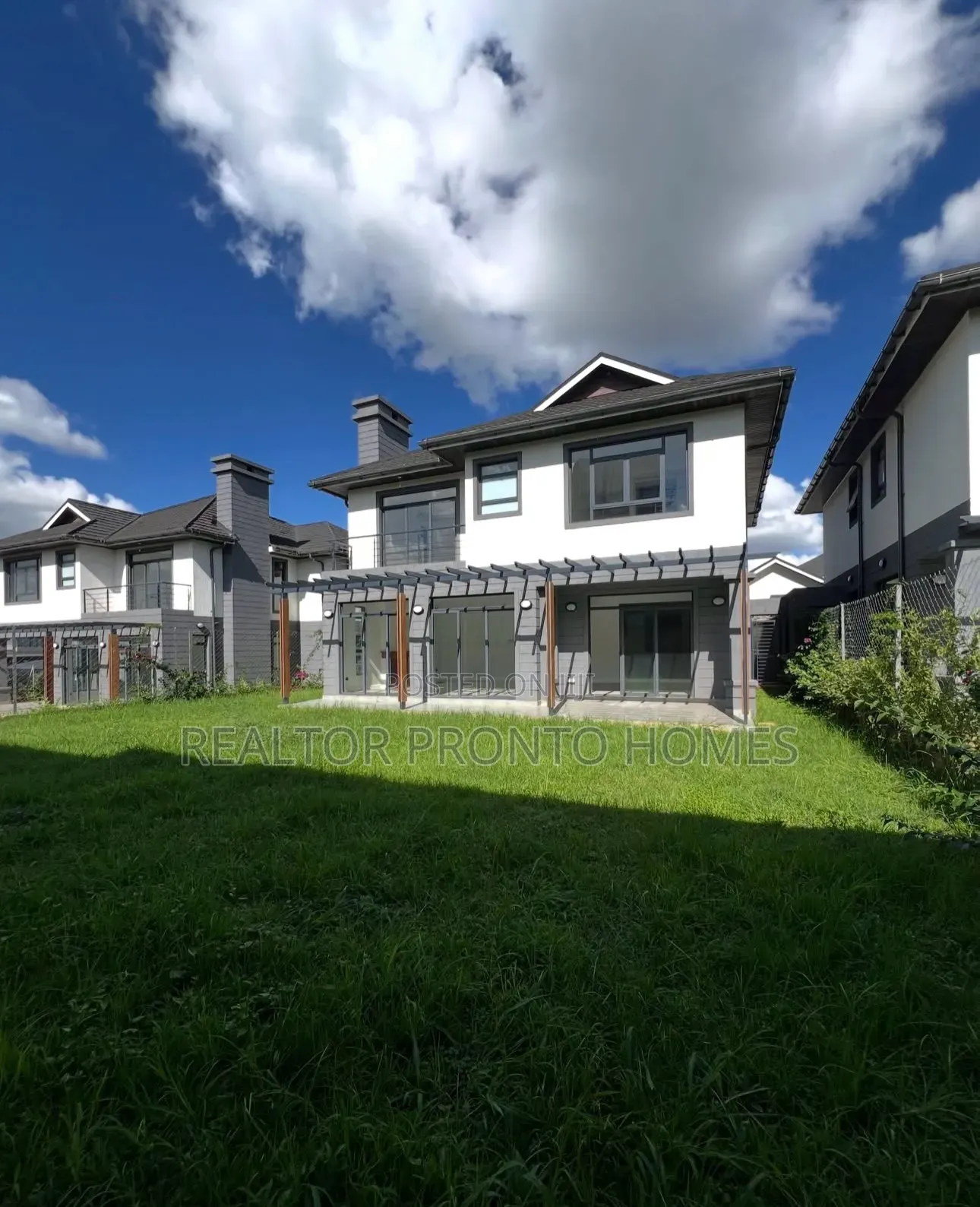 4bdrm Villa in Kiambu Road, Runda for sale in Runda