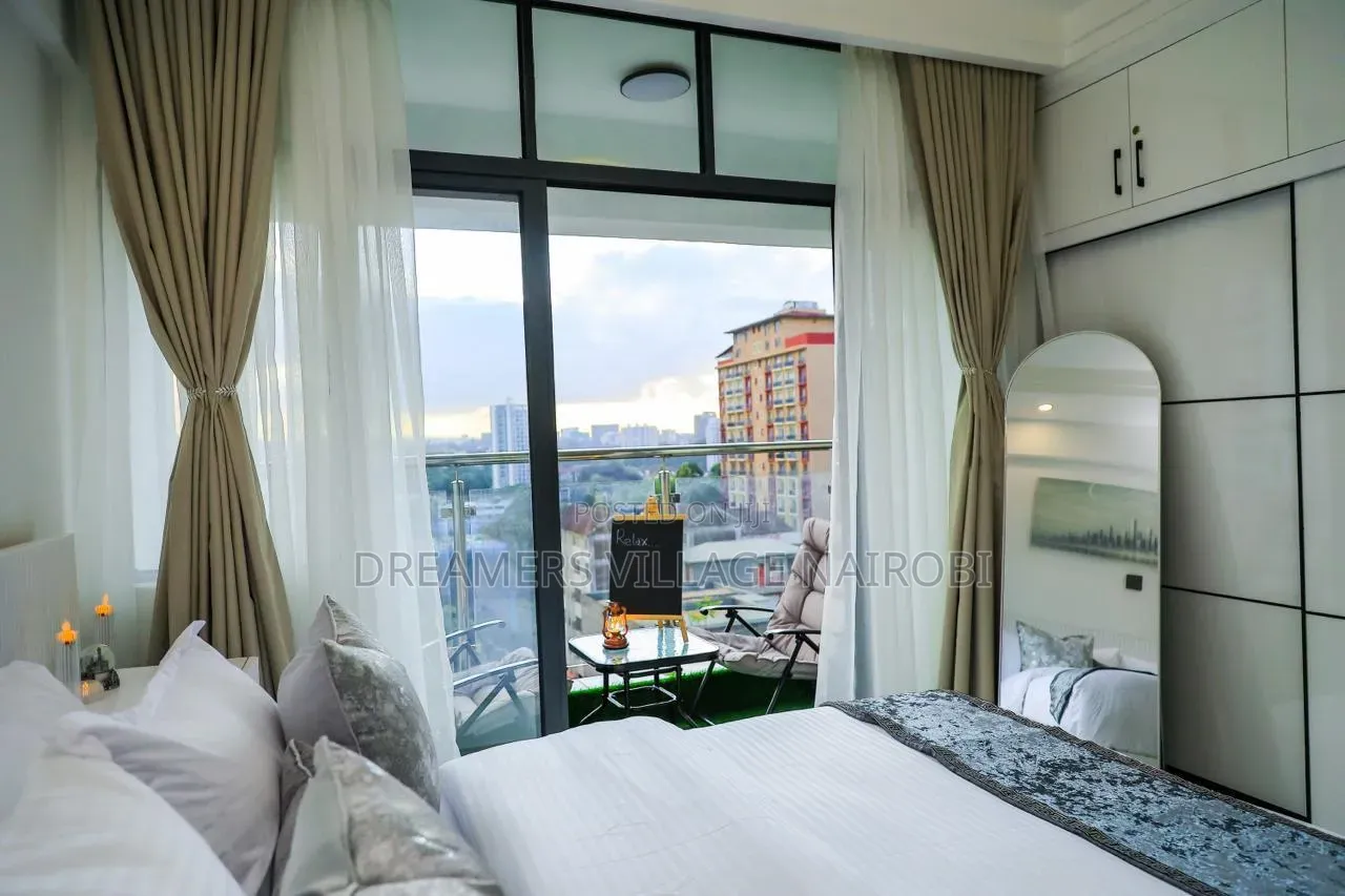 Cosy 1bedroom Airbnb in Westlands in Raphta Road Area