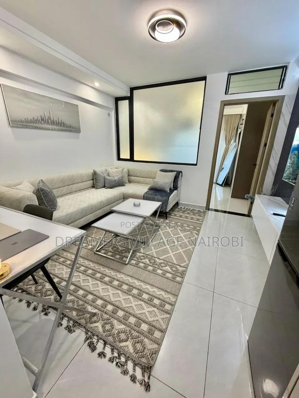 Cosy 1bedroom Airbnb in Westlands in Raphta Road Area