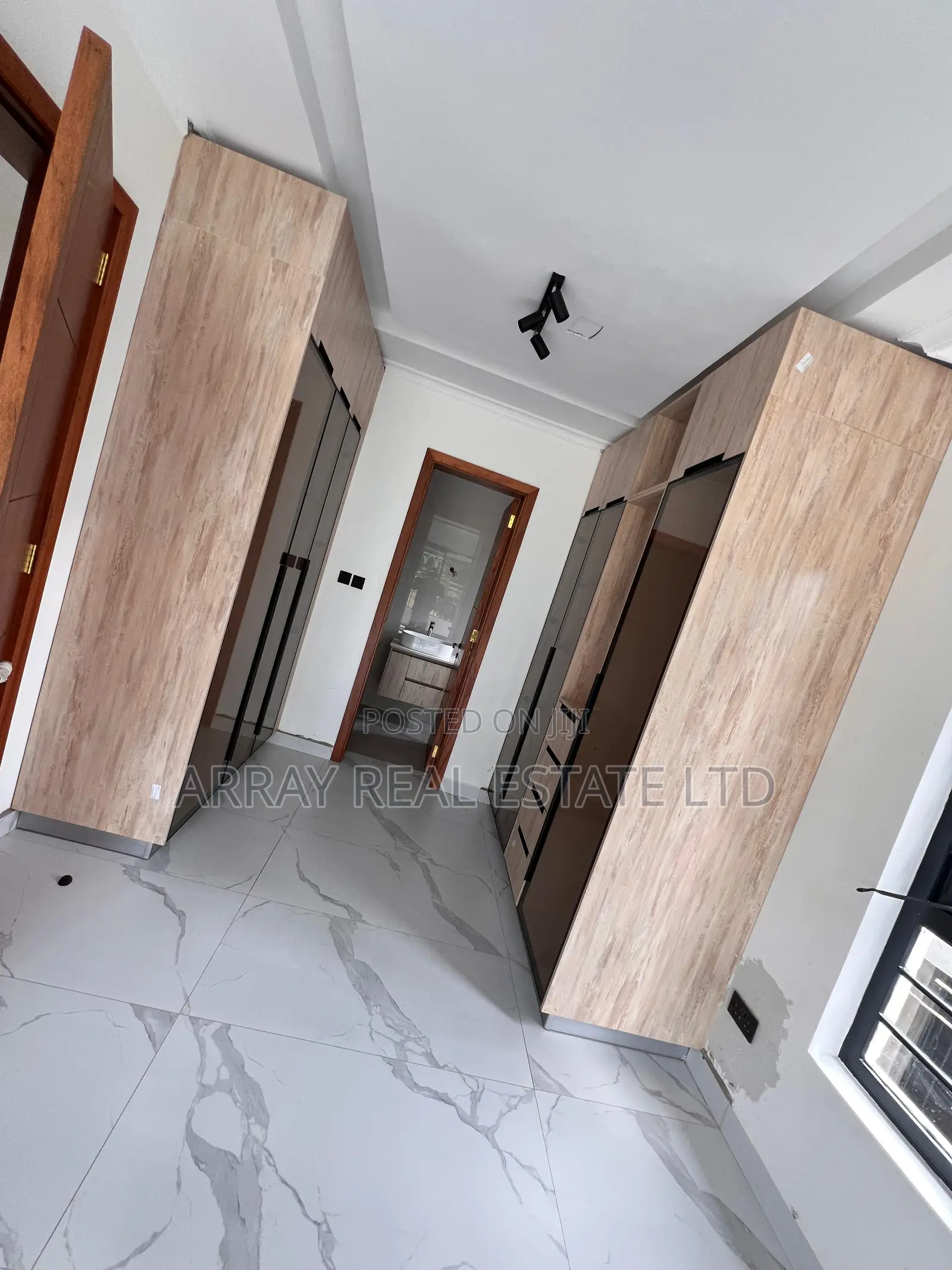 4bdrm Maisonette in 4,5,6 Bedrooms, Muthiga for sale in Muthiga
