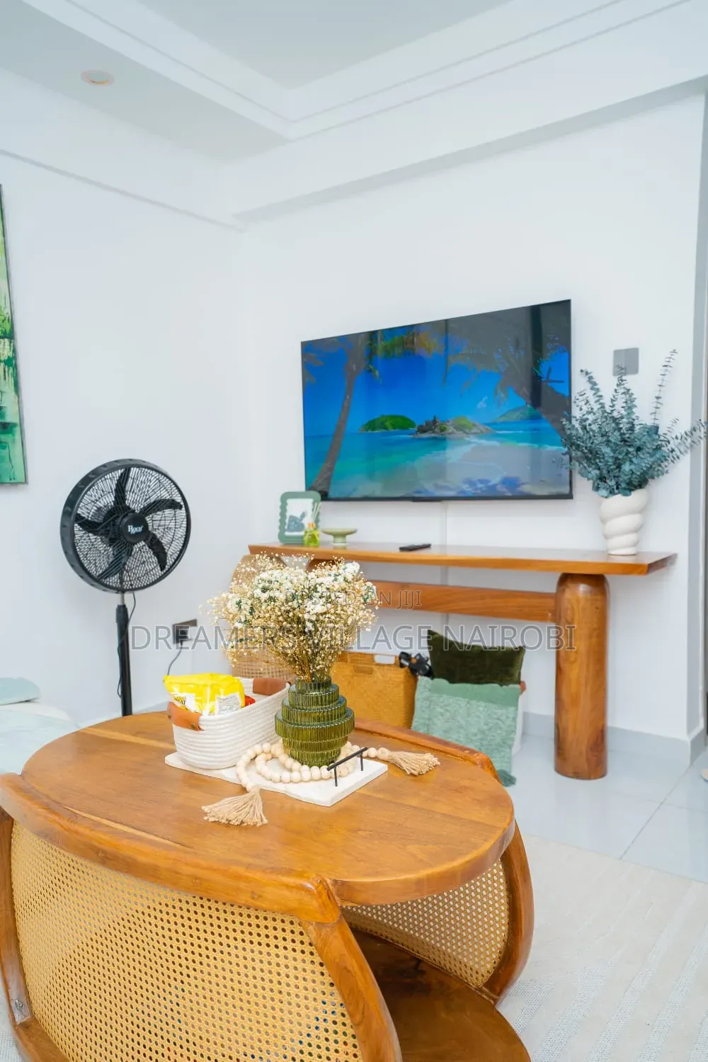 Fully Furnished 1bedroom Ready for Bookings in Westlands in Raphta Road Area