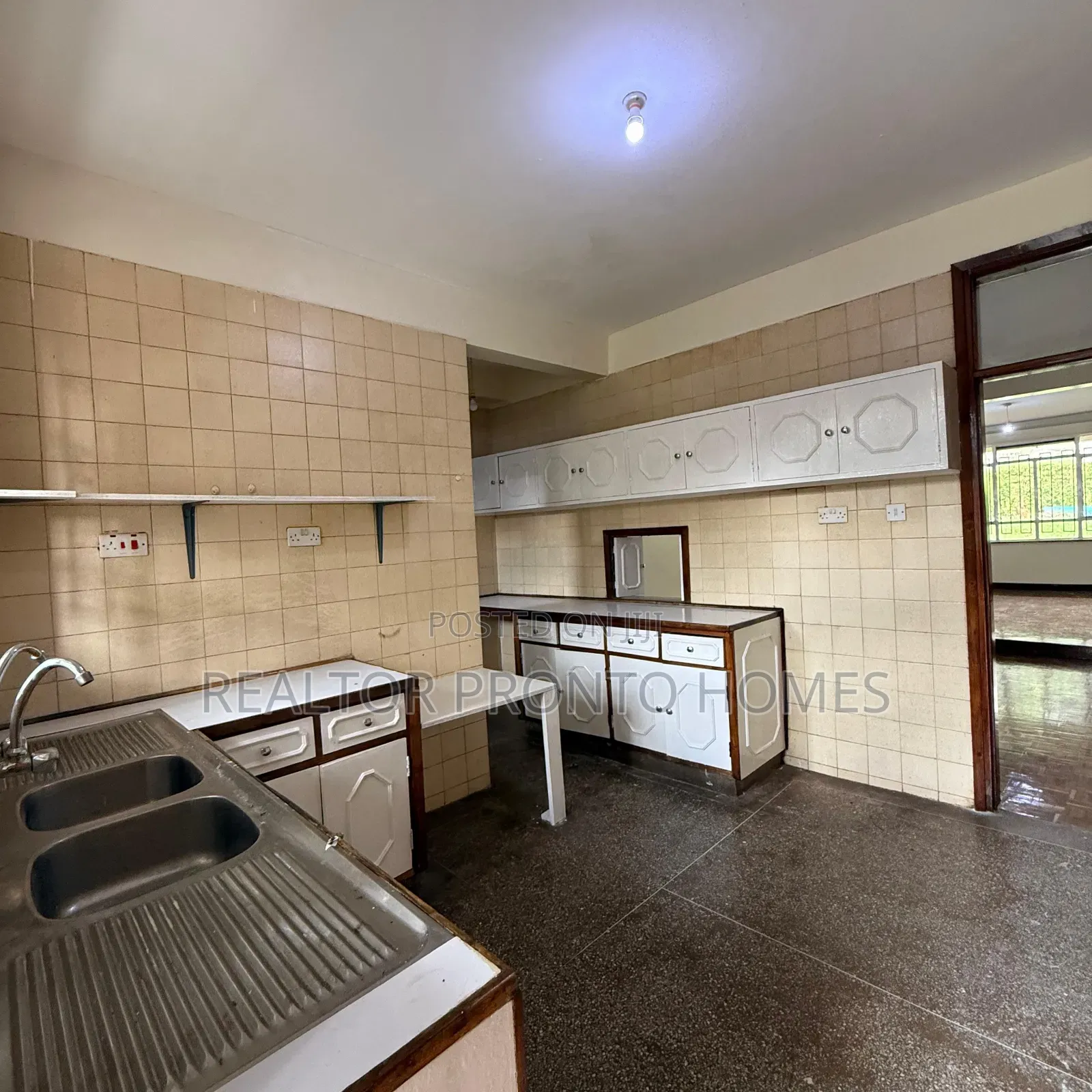 4bdrm Townhouse / Terrace in Yaya Center, Hurlingham for rent in Hurlingham