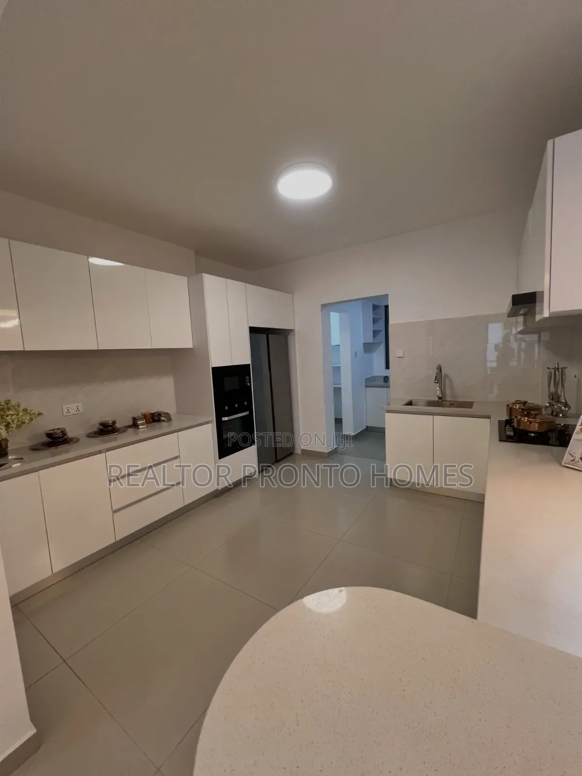 3bdrm Apartment in Kilimani, Hurlingham for sale in Hurlingham
