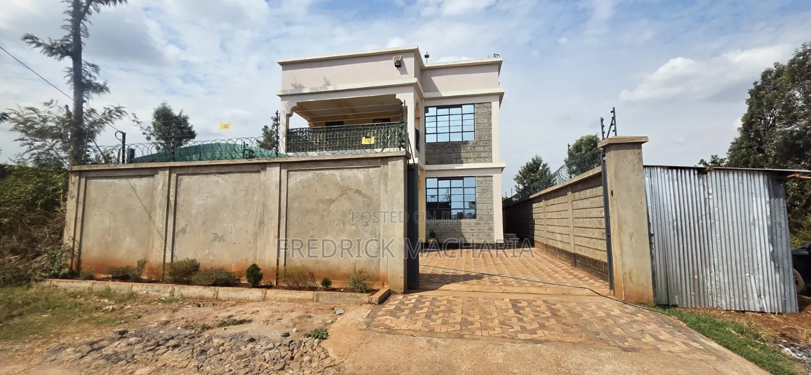 5bdrm Mansion in Kiora Estate, Riabai for sale in Riabai