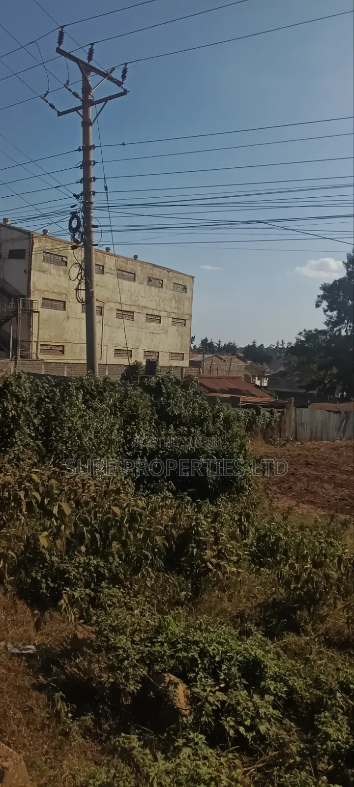 1 Acre on the Highway at Kiambaa in Regen