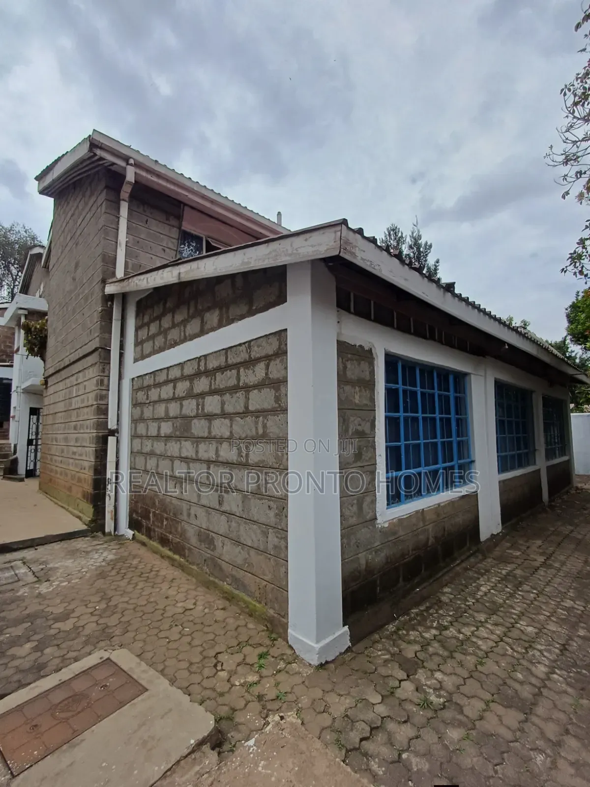 Commercial 5 Bedrooms House for Office Use in Valley Arcade