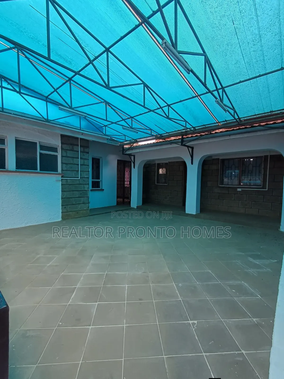 Commercial 5 Bedrooms House for Office Use in Valley Arcade