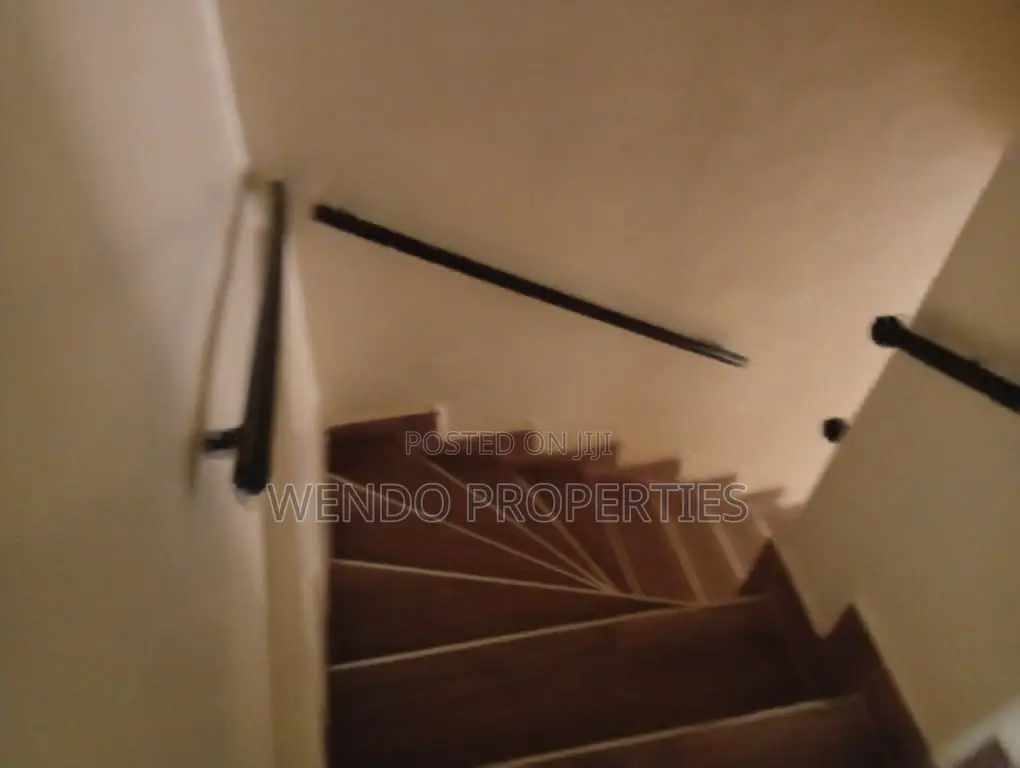 3bdrm Duplex in Karen C for rent in Karen C