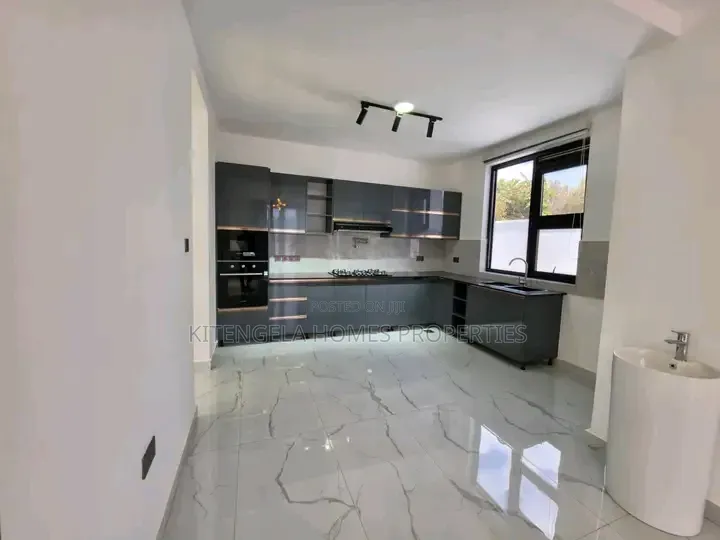 4bdrm Maisonette in Neema Close, Membley Estate for sale in Membley Estate