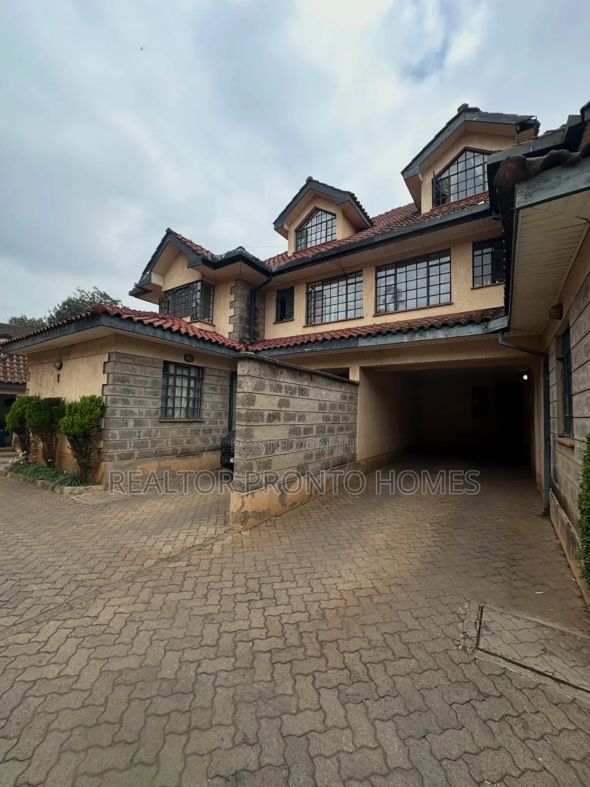 4bdrm Townhouse/Terrace in Lavington, Valley Arcade for sale in Valley Arcade