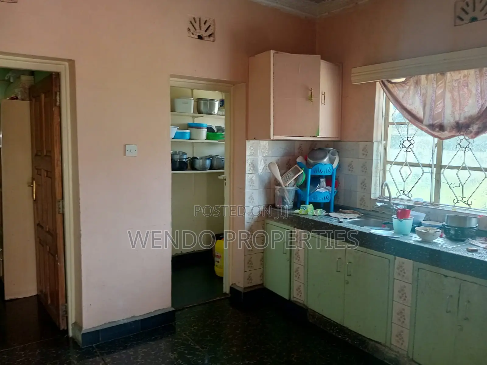 6bdrm House in Eveready, Industrial Area (Nakuru) for sale in Industrial Area (Nakuru)