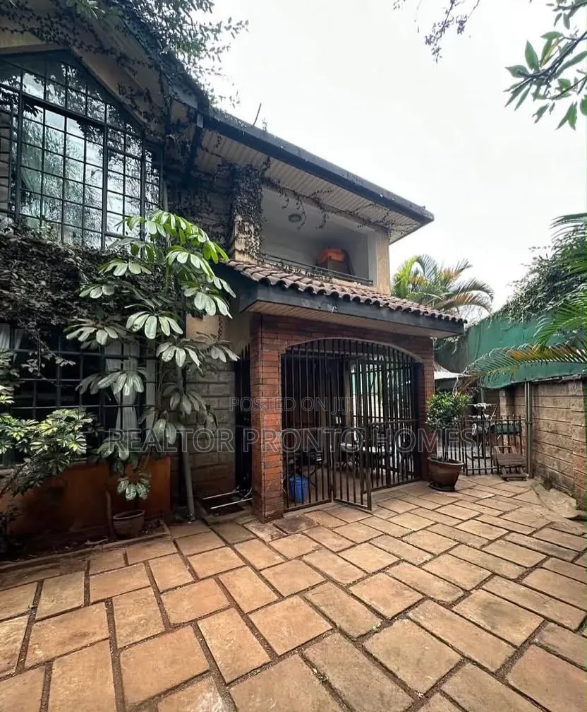 4bdrm Townhouse/Terrace in Lavington, Valley Arcade for sale in Valley Arcade