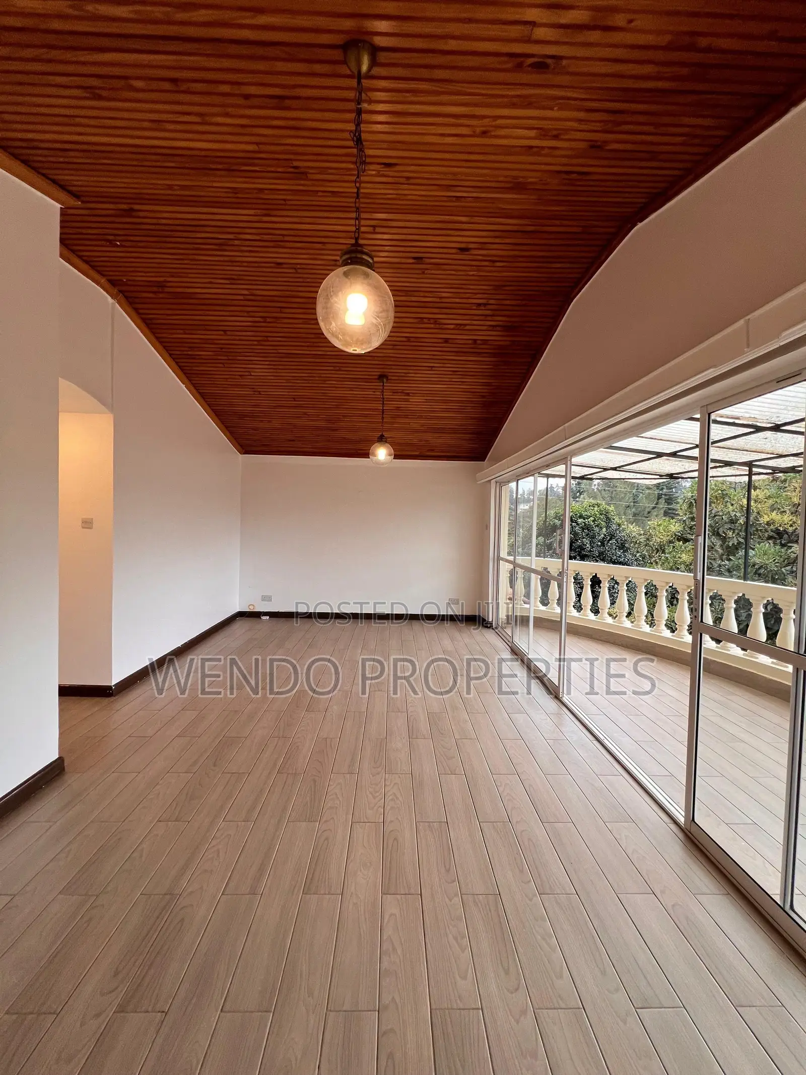 2bdrm Penthouse in Nyari for rent in Nyari