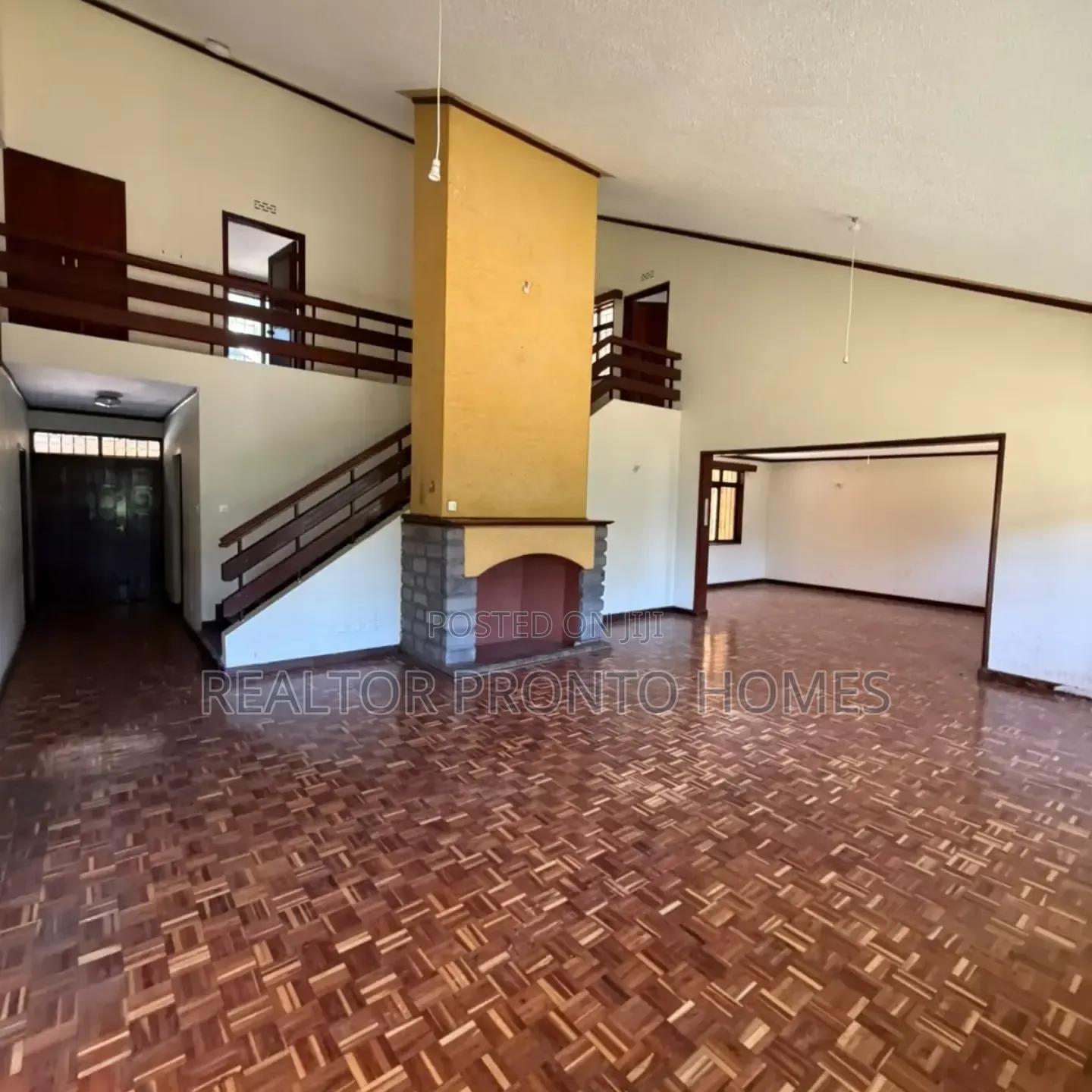 5bdrm Townhouse/Terrace in Lavington, Valley Arcade for sale in Valley Arcade