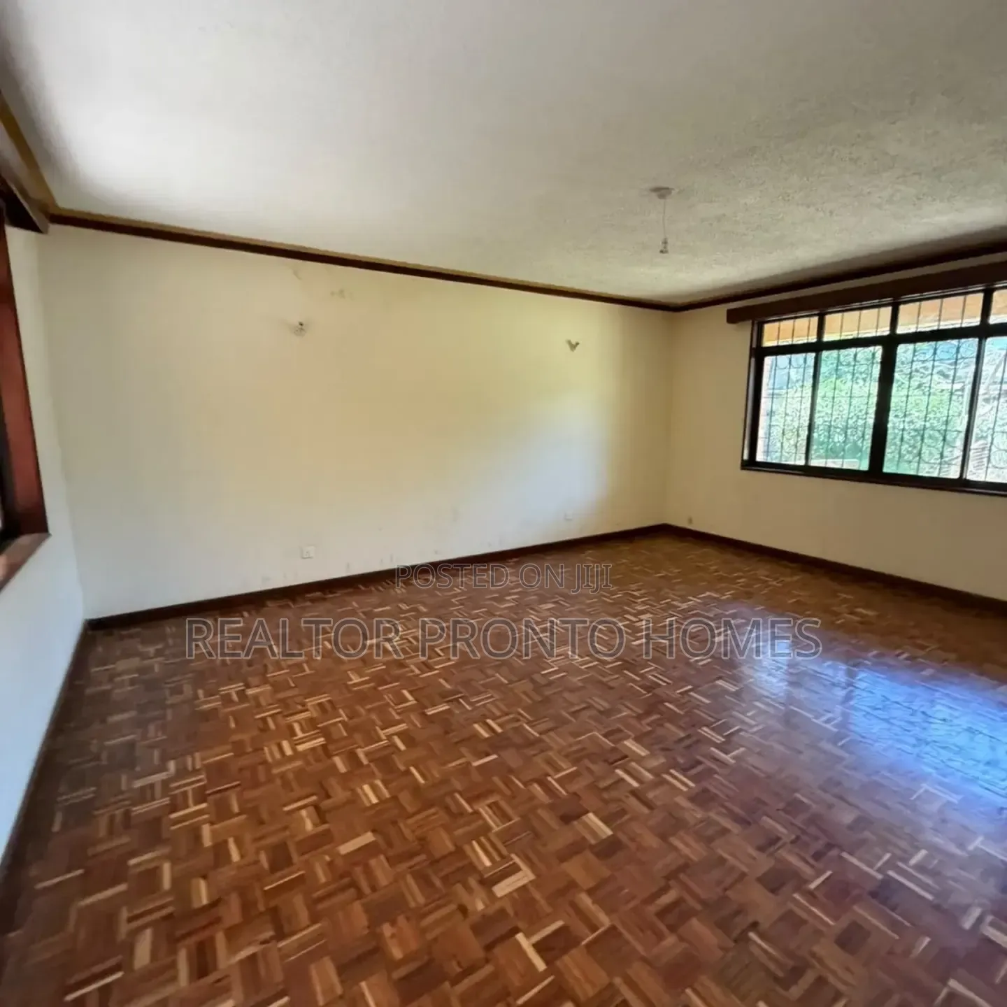 5bdrm Townhouse/Terrace in Lavington, Valley Arcade for sale in Valley Arcade