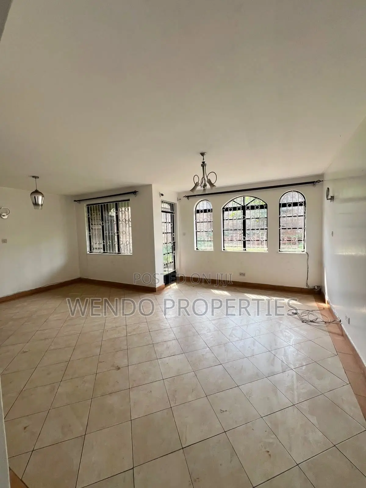 3bdrm Maisonette in Valley Arcade for rent in Valley Arcade