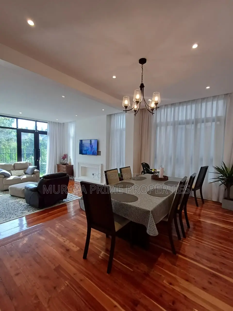5bdrm Maisonette in Kerarapon for sale in Kerarapon