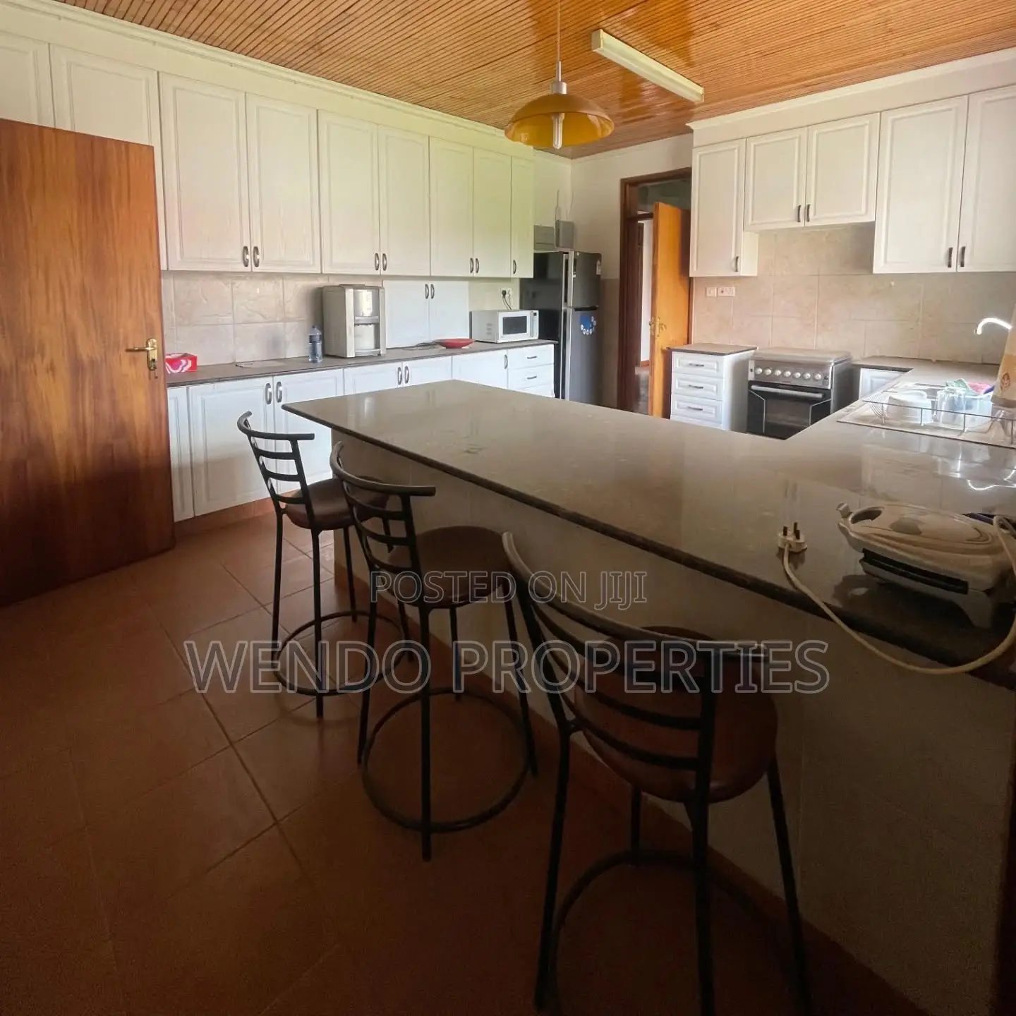 4bdrm Penthouse in State House Area for rent in State House Area