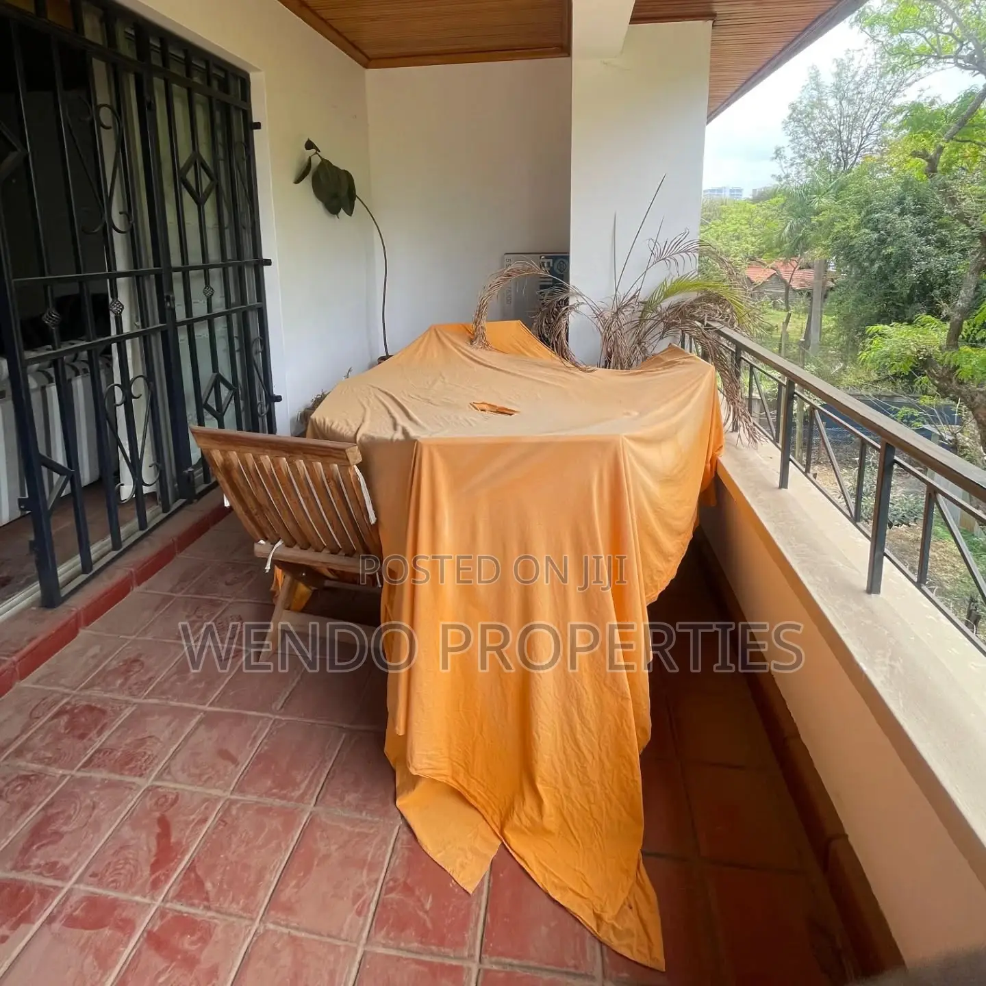 4bdrm Penthouse in State House Area for rent in State House Area