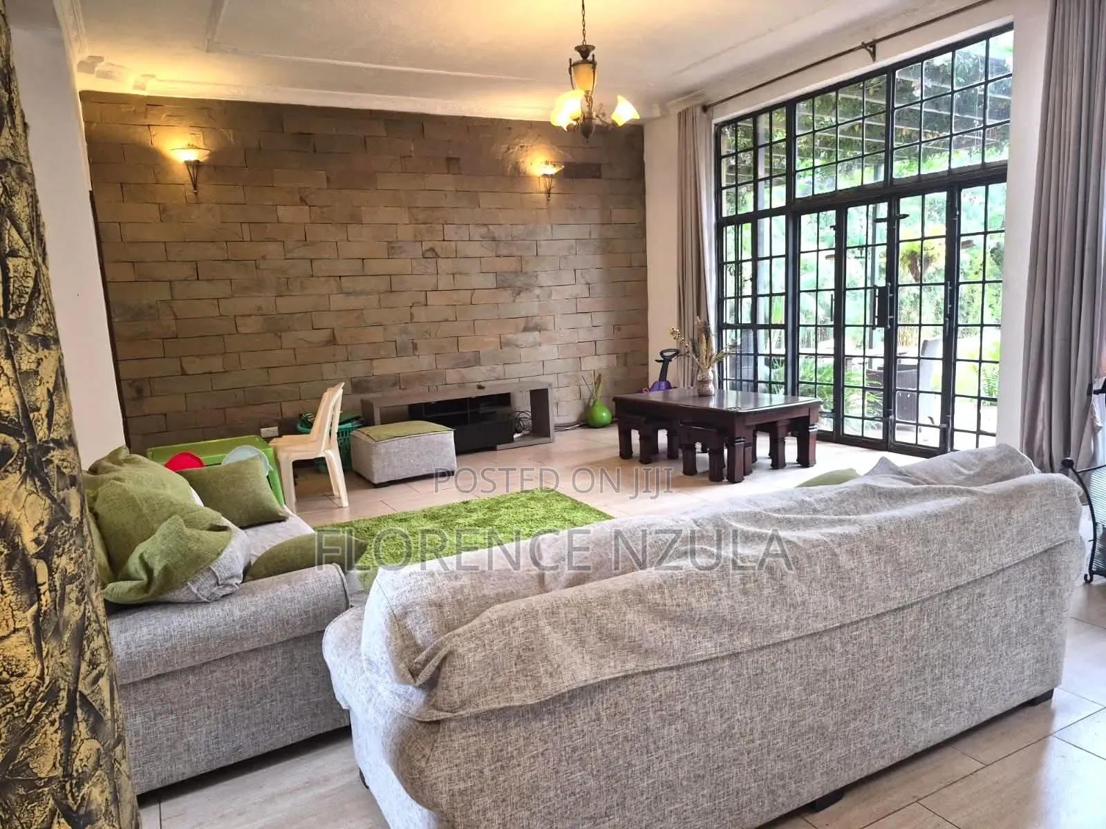 5bdrm Mansion in Kerarapon for sale in Kerarapon