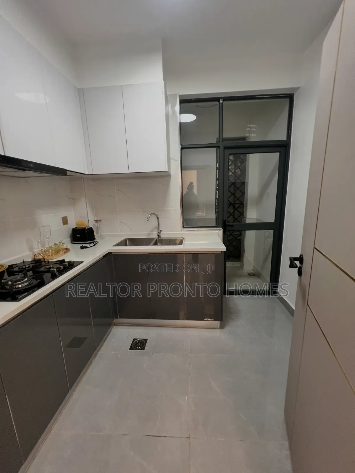 2bdrm Apartment in Westlands, Raphta Road Area for sale in Raphta Road Area