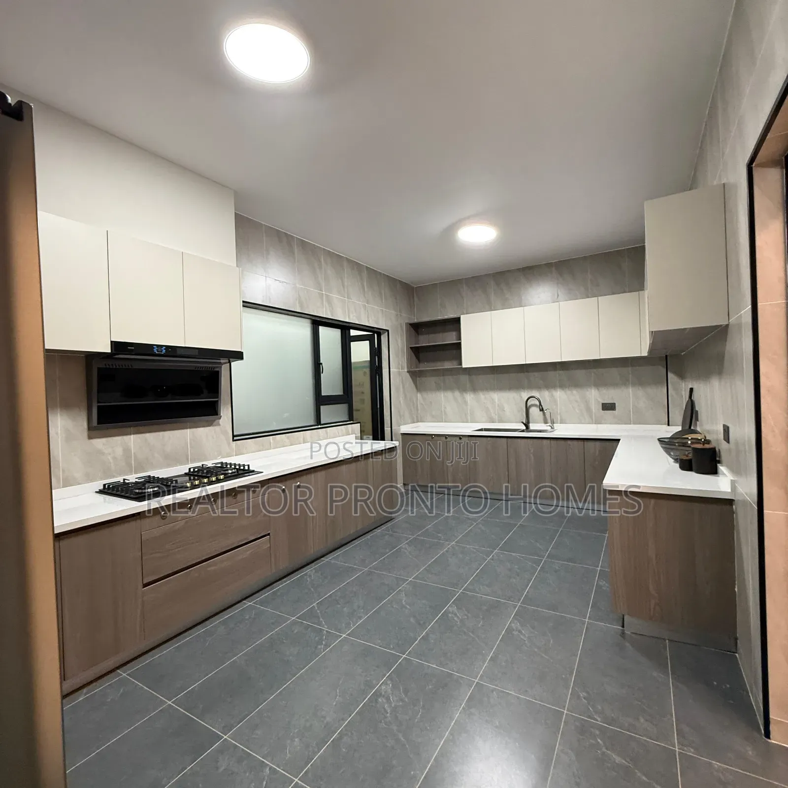 3bdrm Apartment in Kileleshwa for sale in Kileleshwa