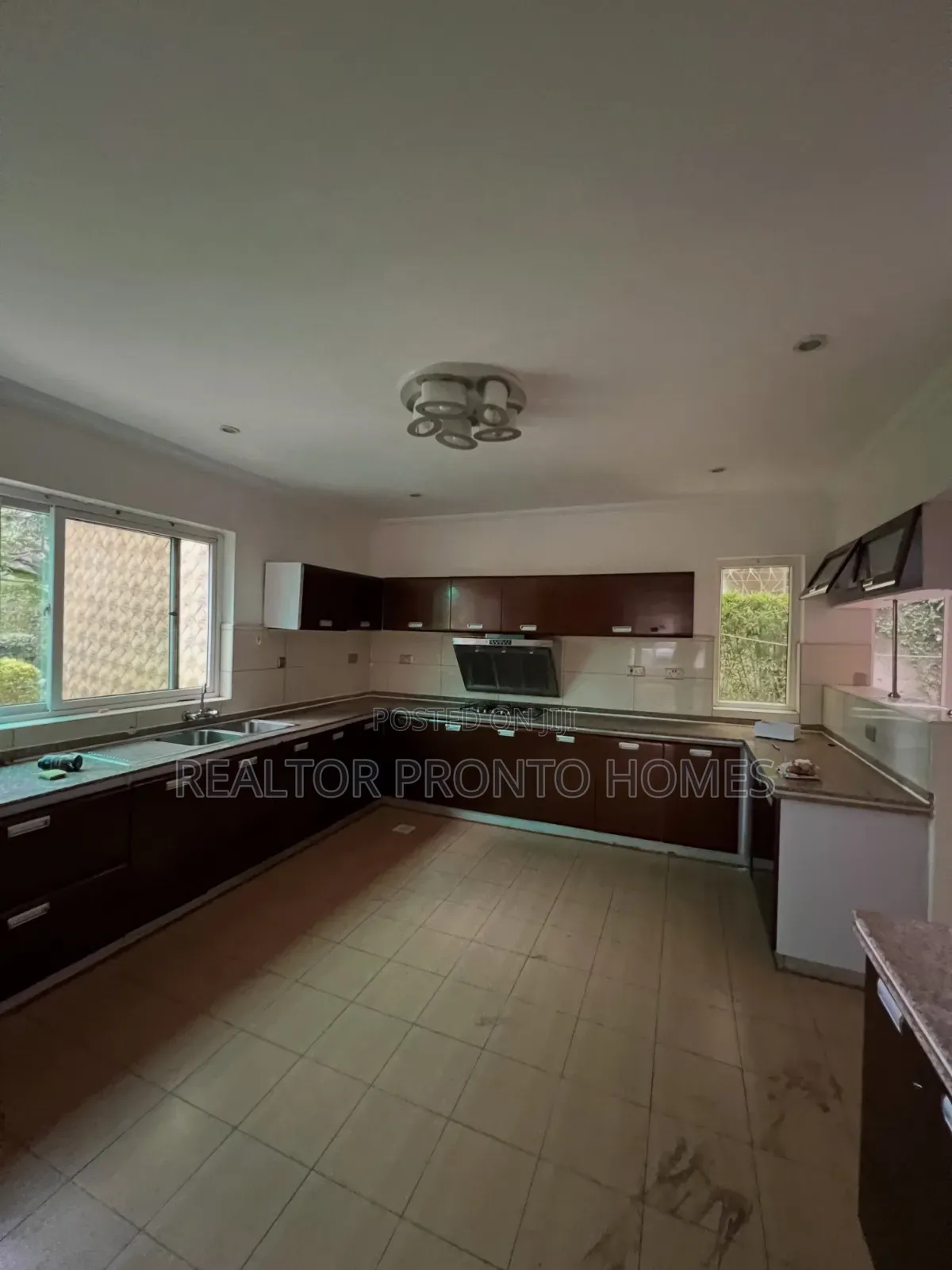 5bdrm Townhouse / Terrace in Riverside Drive for rent in Riverside Drive