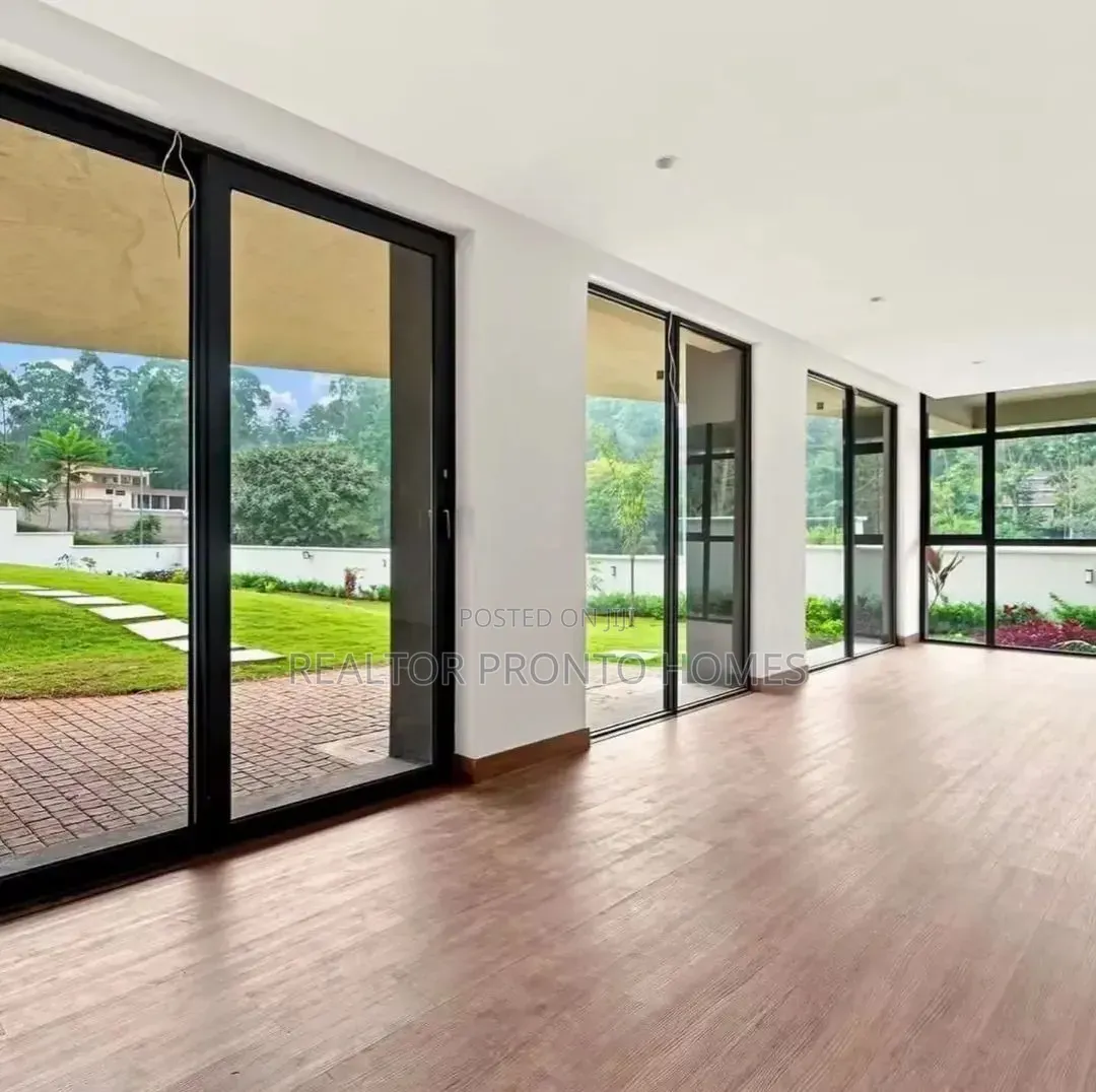 5bdrm House in Nyari for sale in Nyari