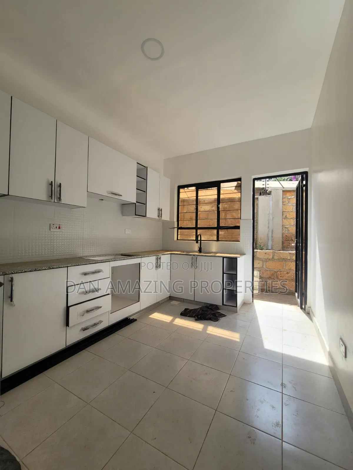 3bdrm Bungalow in Silanga Rd, Matasia for sale in Matasia