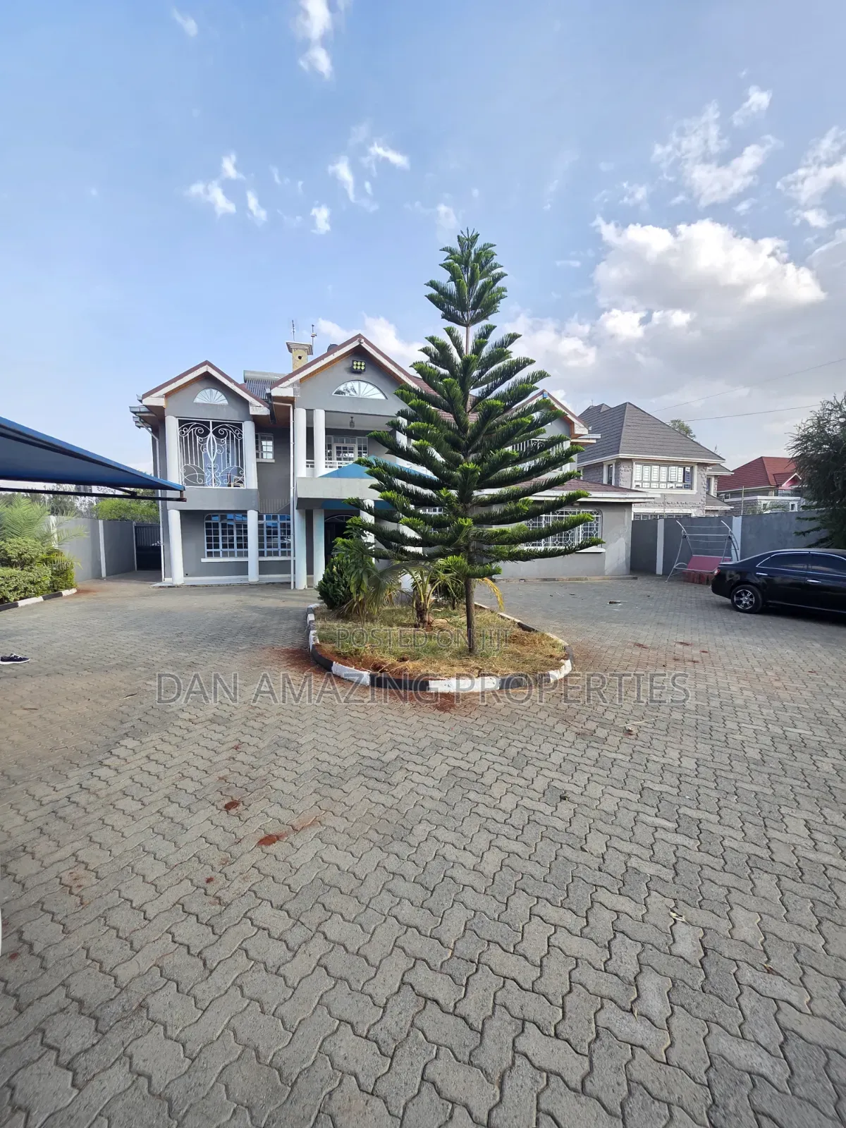 5bdrm Maisonette in Airport Rd On 1/4, Gateway Mall Area for sale in Gateway Mall Area