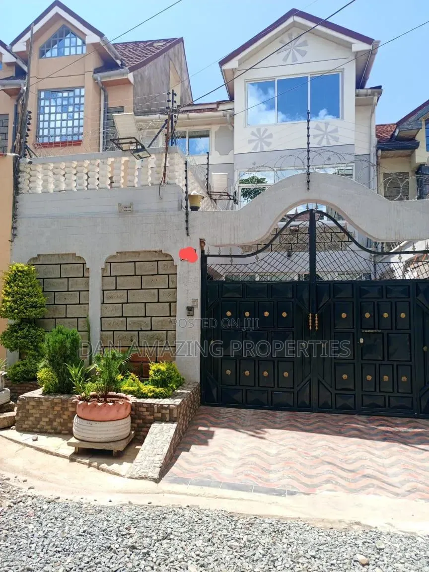 6bdrm Townhouse/Terrace in Sossian Estate, Komarock for sale in Komarock