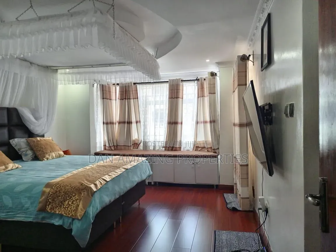 6bdrm Townhouse/Terrace in Sossian Estate, Komarock for sale in Komarock