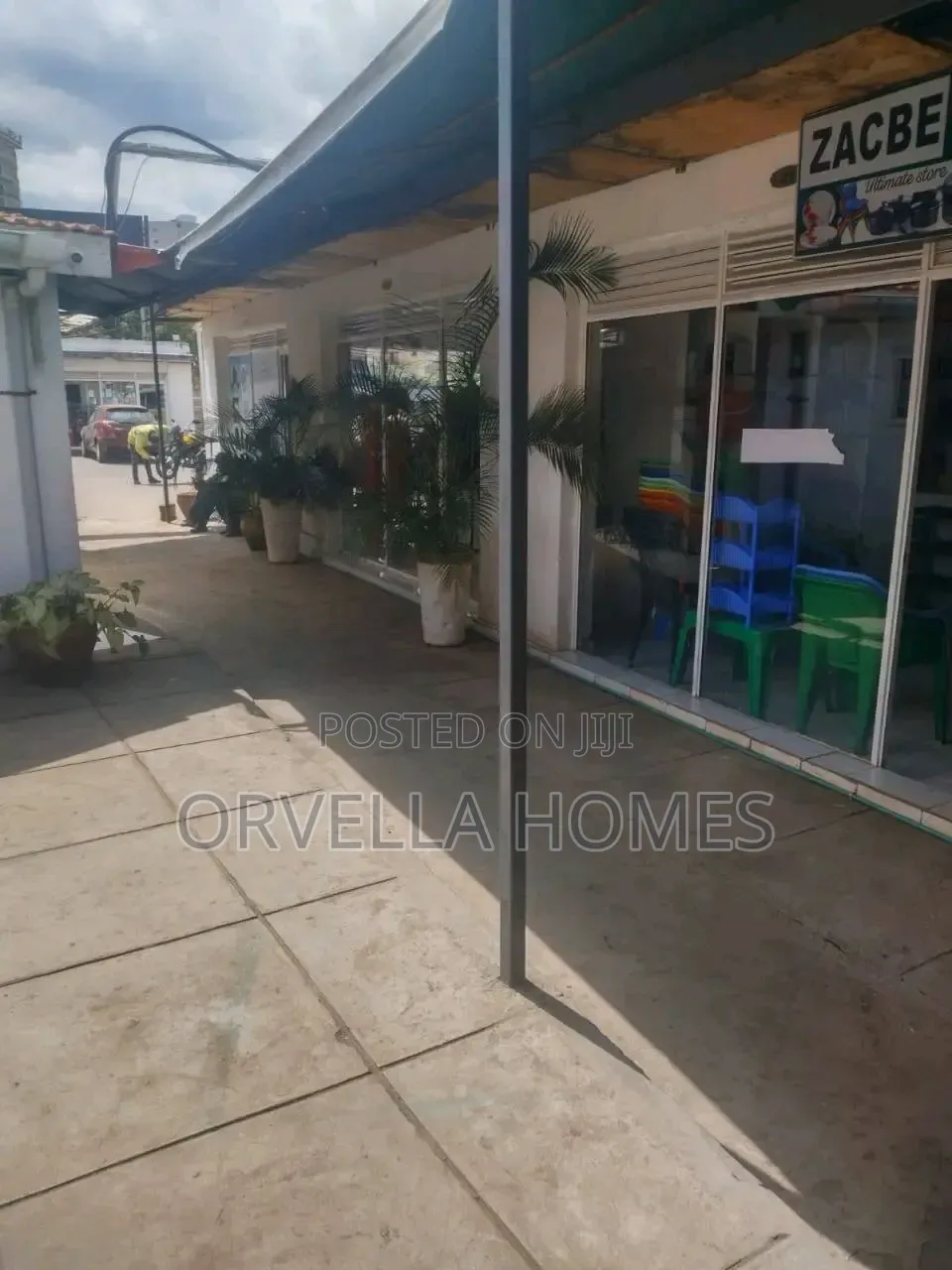 Shops to Let in Lavington in Valley Arcade