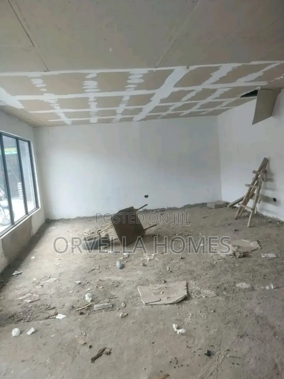 Shops to Let in Lavington in Valley Arcade