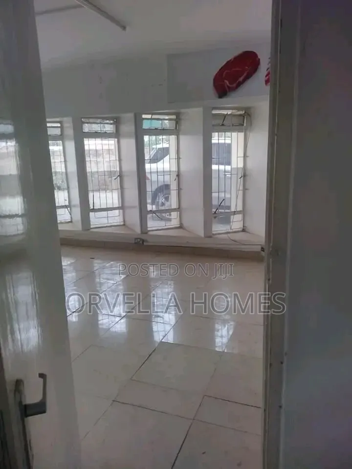 3 Bedrooms Commercial Office to Let in Kilimani in Hurlingham
