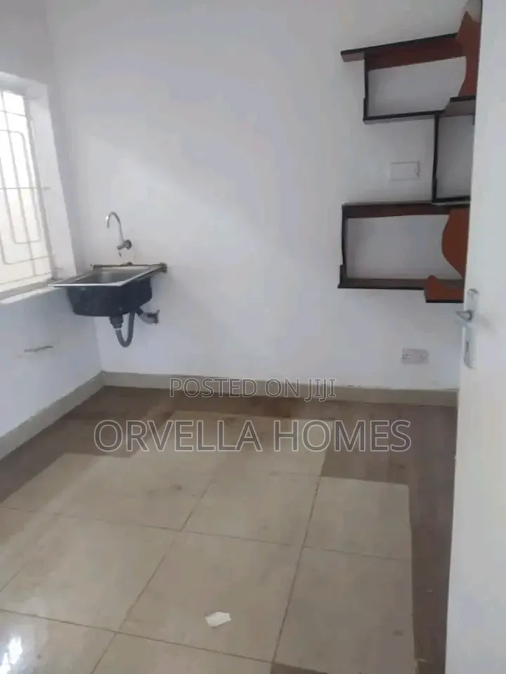 3 Bedrooms Commercial Office to Let in Kilimani in Hurlingham