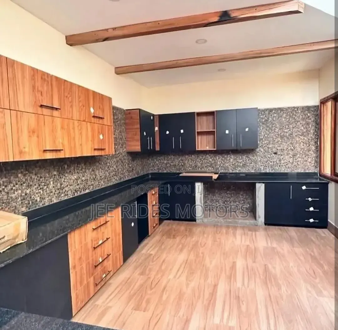 Furnished 7bdrm Mansion in Ridgeways for sale in Ridgeways